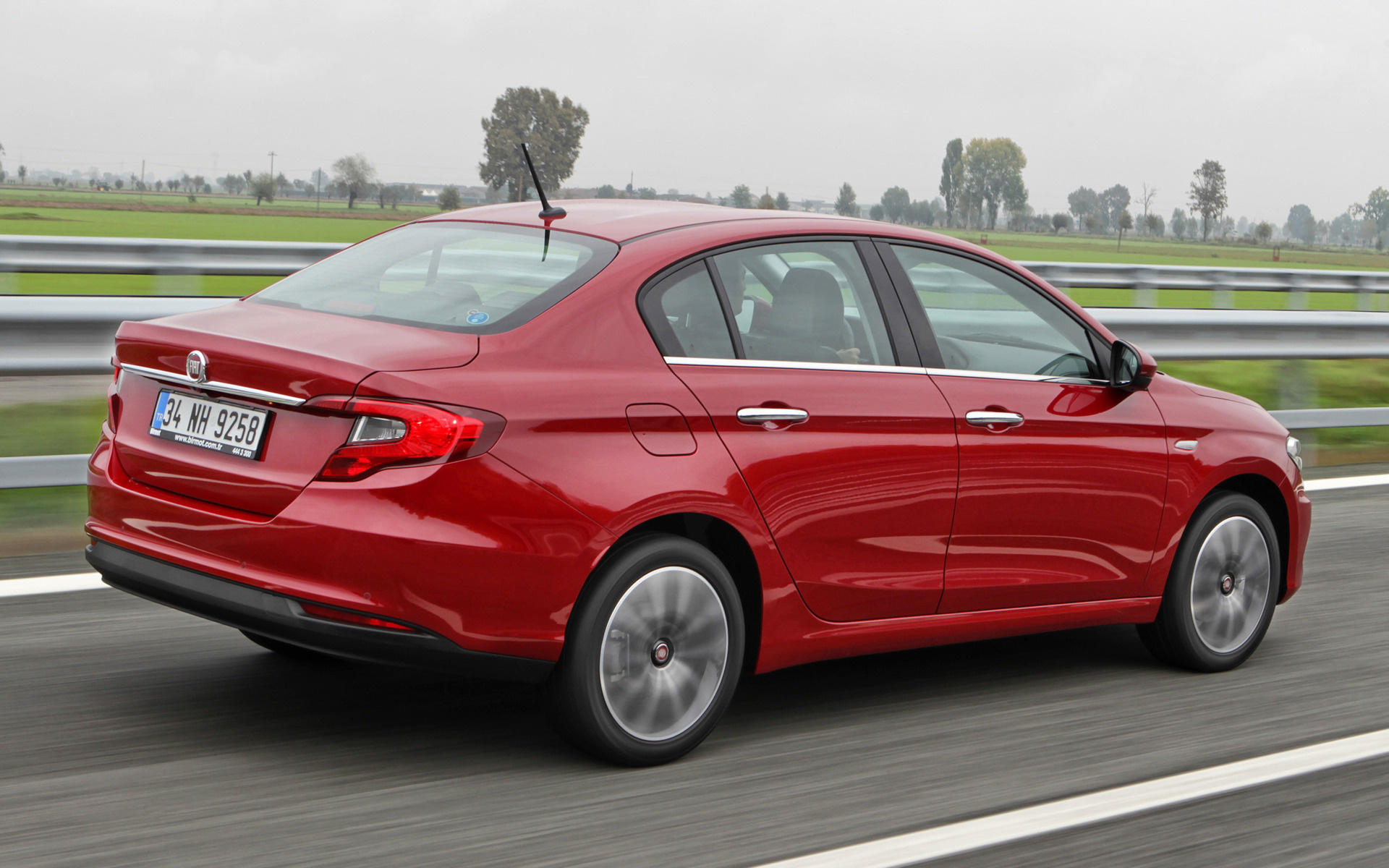 Fiat Egea fotoğraf arka yan cephe wallpaper Tipo & Dodge Neon | Parcacix