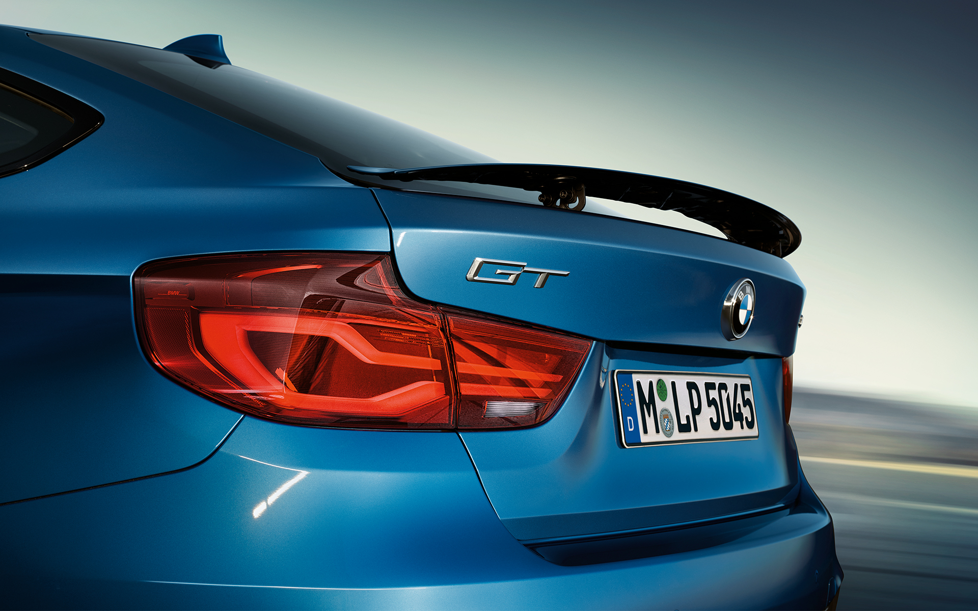 BMW F34 fotoğrafı - Sol arka dar cephe - Wallpaper | Parcacix